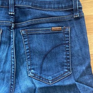 Joe’s Jeans Japanese Denim The Honey Curvy Skinny. Size 29.